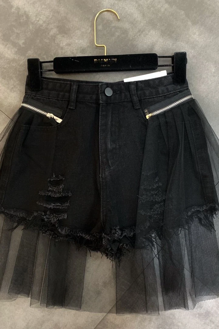 2021 summer new style stitched yarn hole detachable two wear trendy denim shorts women
2021 summer new style stitched yarn hole detachable two wear trendy denim shorts women