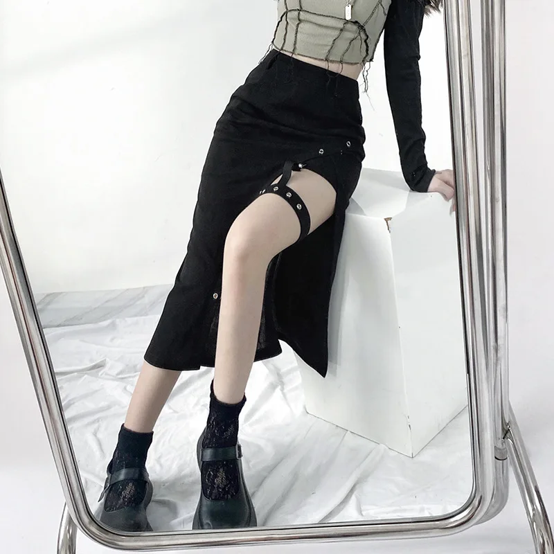 Street fashion trend women's personality leg ring metallic decoration asymmetrical mid-length skirt 2021 new
Street fashion trend women's personality leg ring metallic decoration asymmetrical mid-length skirt 2021 new