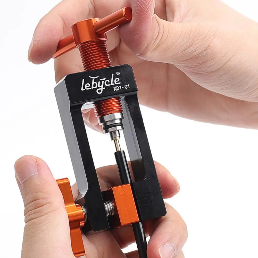 Bicycle Oil Needle Installation Tool Bike Hydraulic Disc Brake Hose Inserting Needle Tool Press Installation Oil Tube Cutter
Bicycle Oil Needle Installation Tool Bike Hydraulic Disc Brake Hose Inserting Needle Tool Press Installation Oil Tube Cutter