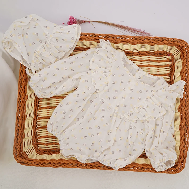 Newborn Baby Body Romper Fashion Casual Infant Long Sleeve Baby Girl Clothes Small Floral Ruffle Collar Jumpsuit + Kawaii Hat
Newborn Baby Body Romper Fashion Casual Infant Long Sleeve Baby Girl Clothes Small Floral Ruffle Collar Jumpsuit + Kawaii Hat