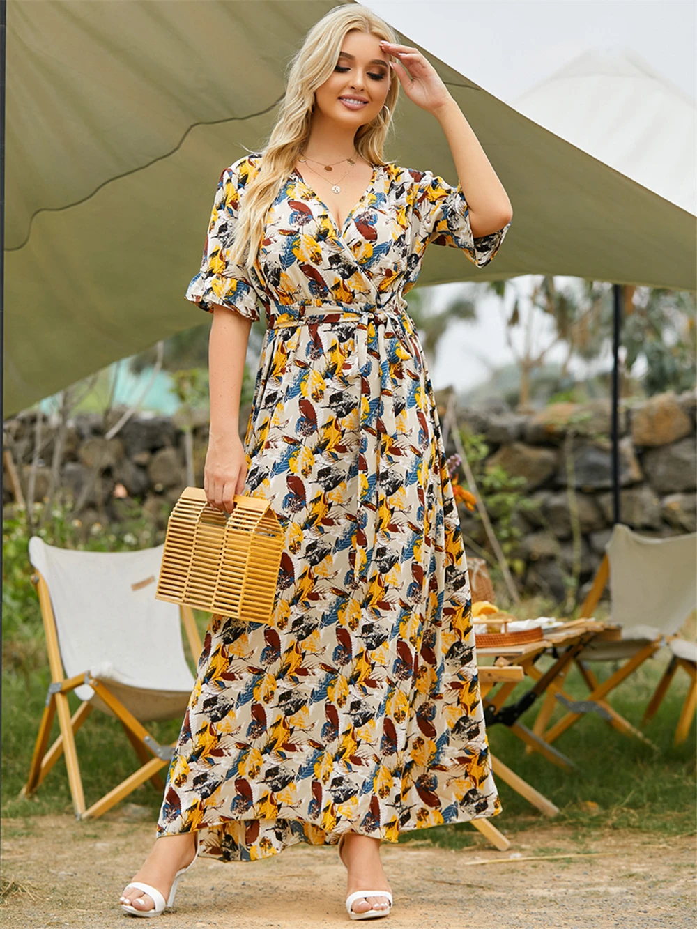 Фото Женское летнее платье макси с V образным вырезом и расклешенными - купить