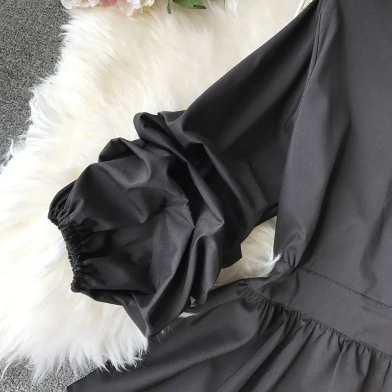 Female Pleated Casual Chiffon Blouse V Neck Flare Sleeve A-shape Hem Shirts Blouses Three-quarter Sleeves Solid Women's Shirts w 
Female Pleated Casual Chiffon Blouse V Neck Flare Sleeve A-shape Hem Shirts Blouses Three-quarter Sleeves Solid Women's Shirts w