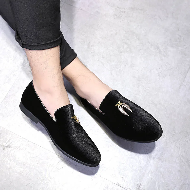Men Casual Sickle Suede Shoes Christmas Party Dress Shoes Elegant Pointed Toe Solid Color Exquisite Wedding 2019 Flats Man
Men Casual Sickle Suede Shoes Christmas Party Dress Shoes Elegant Pointed Toe Solid Color Exquisite Wedding 2019 Flats Man