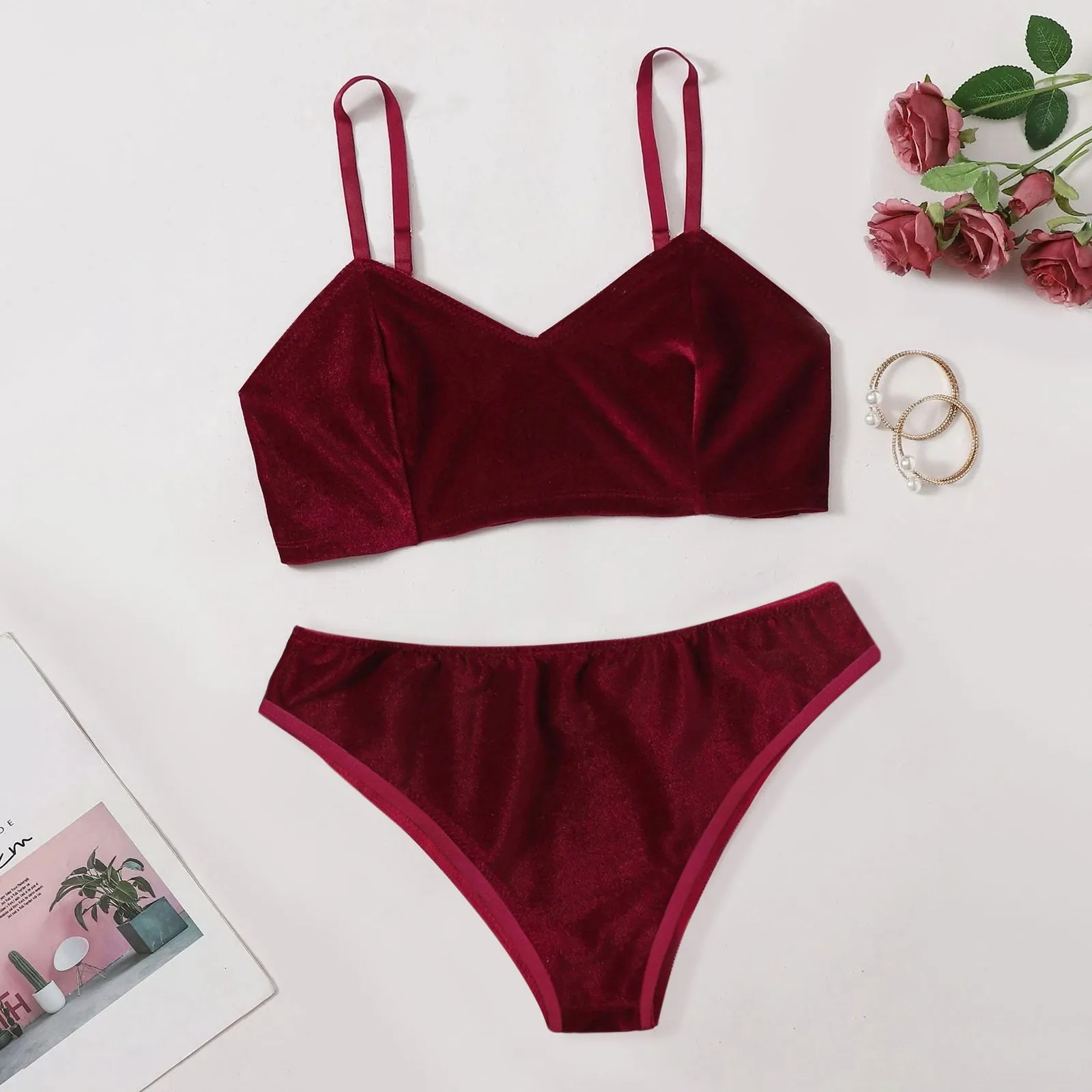 2021 Fashion Sleepwear Push Up Bra Sets Panties Sexy Velvet Lingerie Bra And Briefs Set Women Underwear Sets Pajamas Suit
2021 Fashion Sleepwear Push Up Bra Sets Panties Sexy Velvet Lingerie Bra And Briefs Set Women Underwear Sets Pajamas Suit