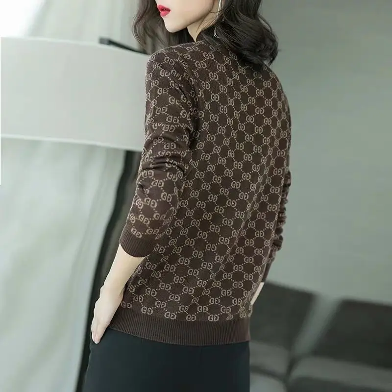Semi-high collar pullover sweater women's autumn and winter new temperament printing loose Joker bottoming coat
Semi-high collar pullover sweater women's autumn and winter new temperament printing loose Joker bottoming coat