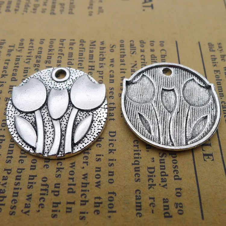 Newest 8Pcs 25*25mm Antique Silver Plated Alloy Daffodil Round Charms Vintage Necklace Bracelet Charms For Diy Jewelry Making
Newest 8Pcs 25*25mm Antique Silver Plated Alloy Daffodil Round Charms Vintage Necklace Bracelet Charms For Diy Jewelry Making