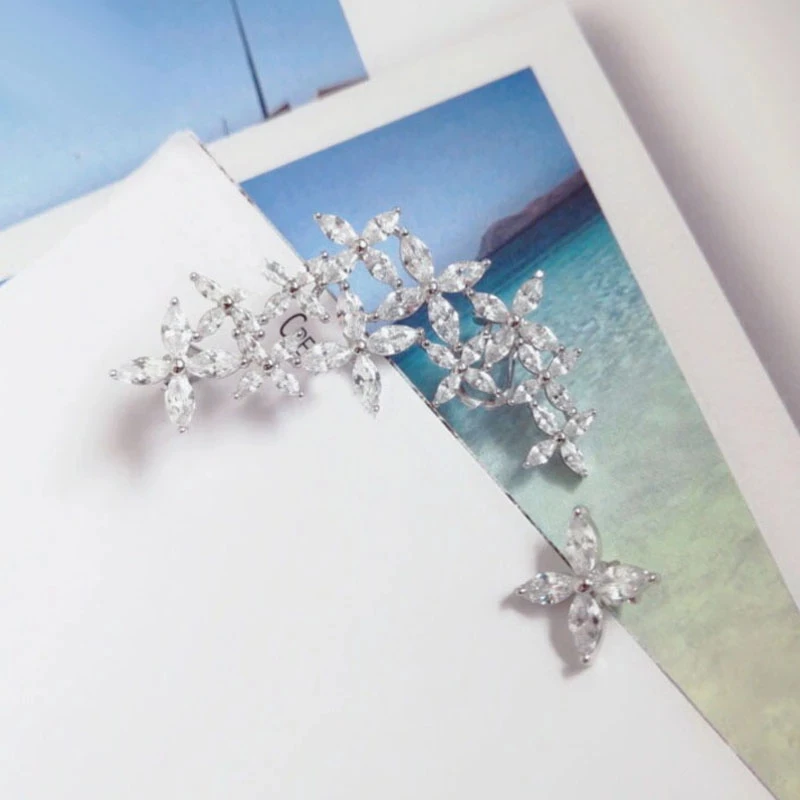 SOELLE Luxury Real 925 Sterling Silver Shining Asymmetric Flower Earrings Micro AAA Cubic Zirconia Women Wedding Party Jewelry
SOELLE Luxury Real 925 Sterling Silver Shining Asymmetric Flower Earrings Micro AAA Cubic Zirconia Women Wedding Party Jewelry