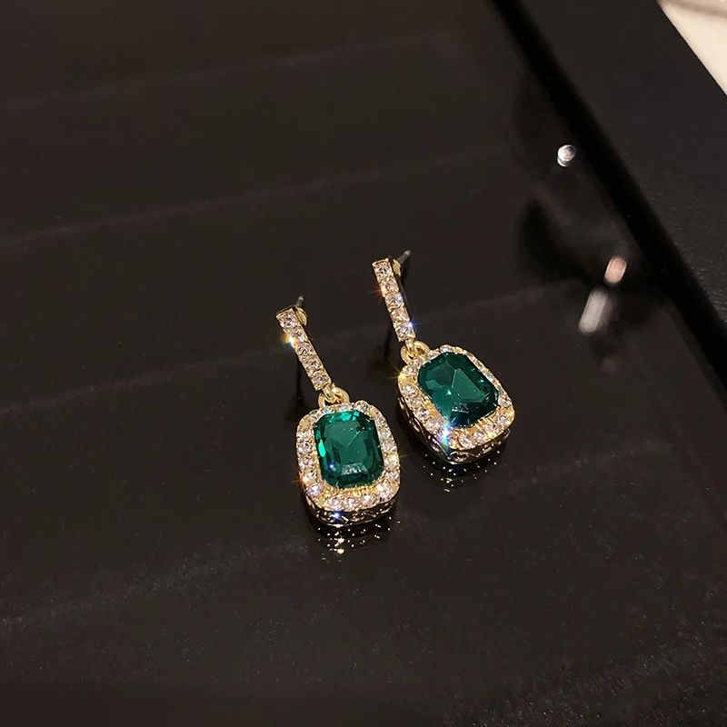 Cute Female Green Crystal Drop Earrings Luxury Gold Color Wedding Earrings Charm Bride Square Zircon Dangle Earrings For Women
Cute Female Green Crystal Drop Earrings Luxury Gold Color Wedding Earrings Charm Bride Square Zircon Dangle Earrings For Women
