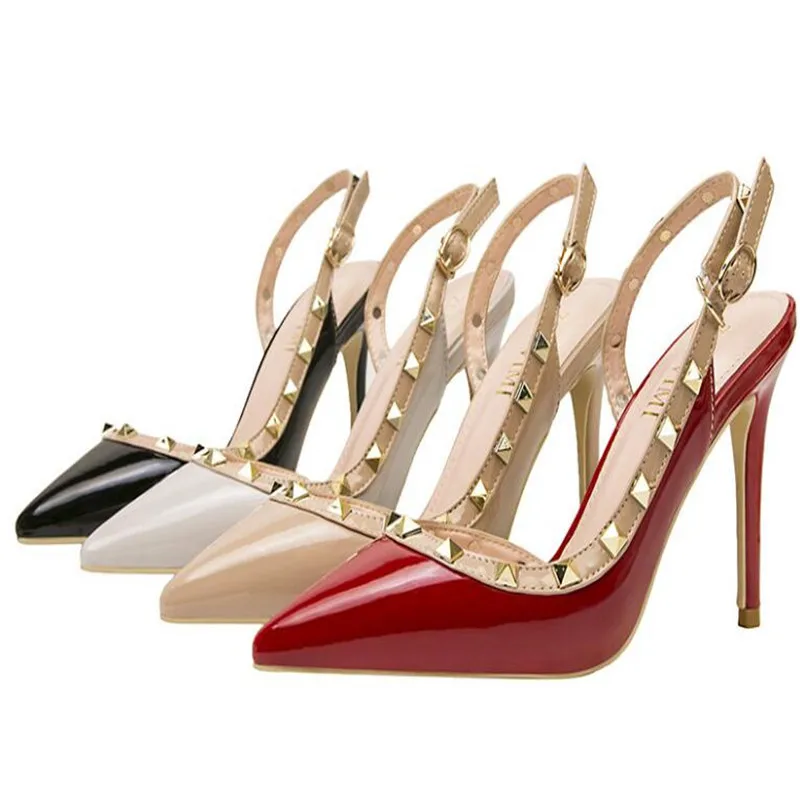 Rivet hollow female sandals 10CM PUMPS Simple and fashionable sexy nightclub stiletto high heel shallow mouth pointed
Rivet hollow female sandals 10CM PUMPS Simple and fashionable sexy nightclub stiletto high heel shallow mouth pointed