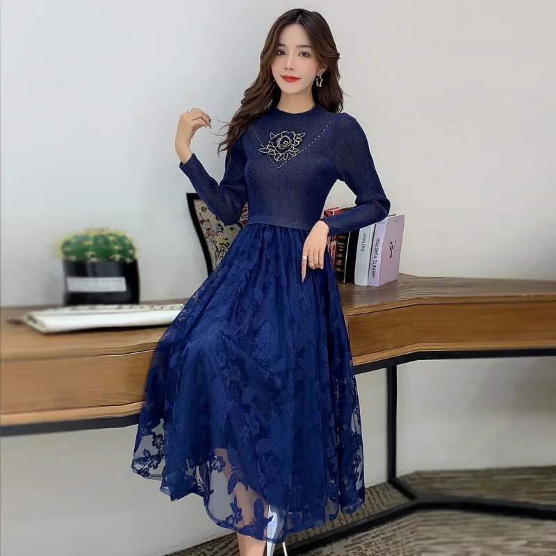 New Women's Autumn And Winter Fashion Noble Temperament Celebrity Embroidered Waist Slim Dress
New Women's Autumn And Winter Fashion Noble Temperament Celebrity Embroidered Waist Slim Dress