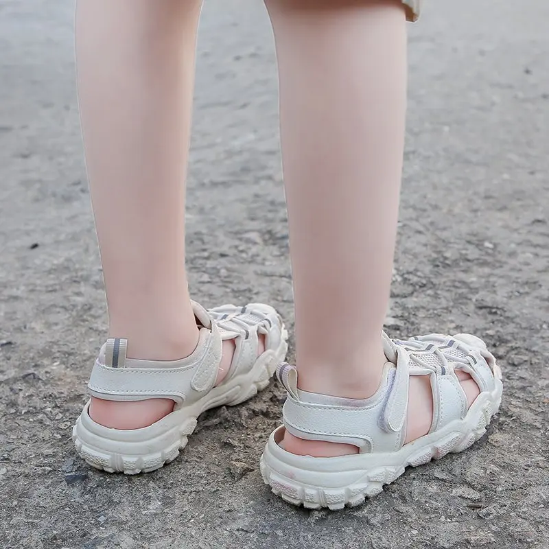 Children summer noctilucent sandals girls hook anti-skid soft shoes boys fashion wild hollow foot protection beach shoes
Children summer noctilucent sandals girls hook anti-skid soft shoes boys fashion wild hollow foot protection beach shoes