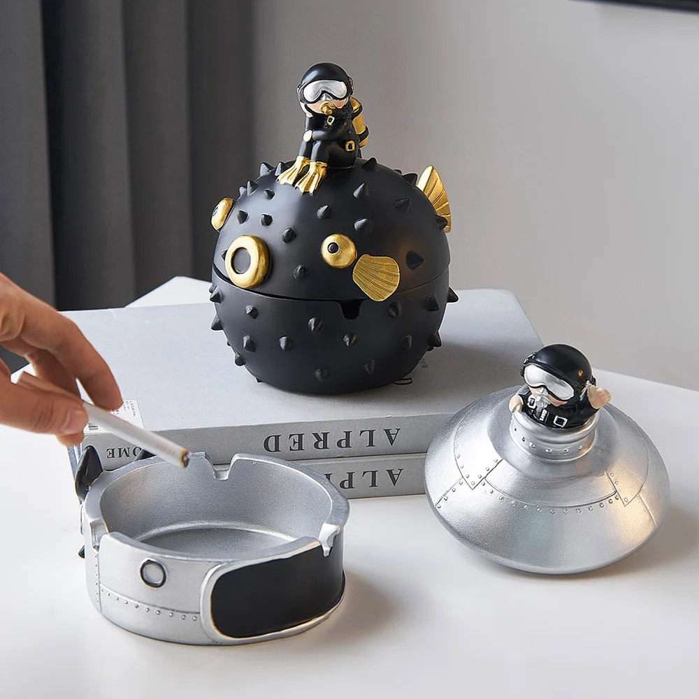 Cute Diver Ashtray Home Accessories Spiny Fish Creative Ashtrays Living Room Decorative Tray Gift for Boyfriend Ashtray with Lid
Cute Diver Ashtray Home Accessories Spiny Fish Creative Ashtrays Living Room Decorative Tray Gift for Boyfriend Ashtray with Lid