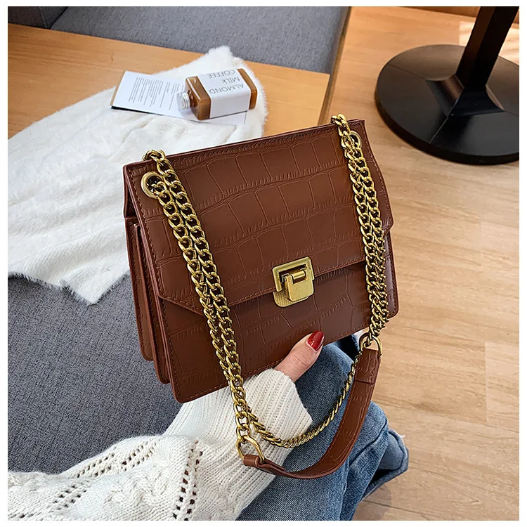 Новая модная маленькая квадратная сумка на цепочке, красная женская сумка-мессенджер, сумка через плечо в стиле ретро
Новая модная маленькая квадратная сумка на цепочке, красная женская сумка-мессенджер, сумка через плечо в стиле ретро