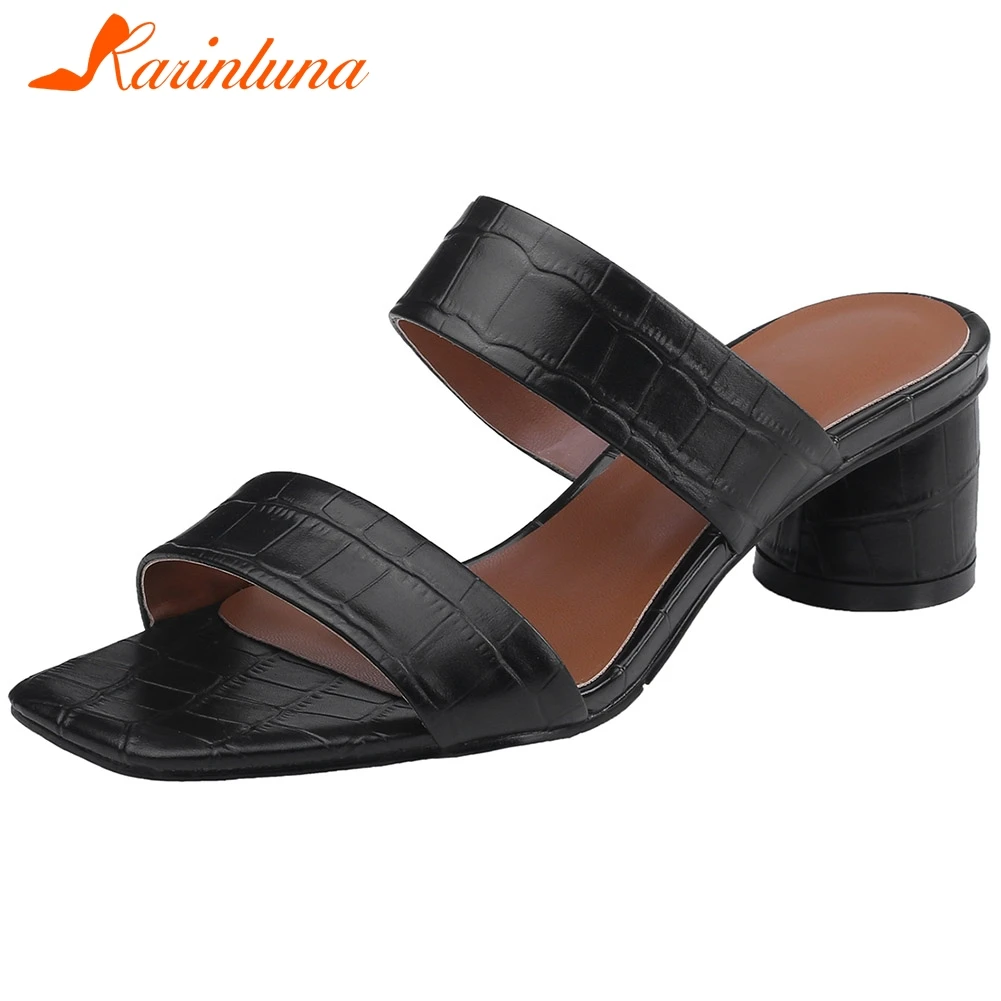 KARINLUNA Female Brand Leisure Slippers Outdoor Slip On Casual Beach Office Classic Women Slippers Open Toe Women Shoes 
KARINLUNA Female Brand Leisure Slippers Outdoor Slip On Casual Beach Office Classic Women Slippers Open Toe Women Shoes