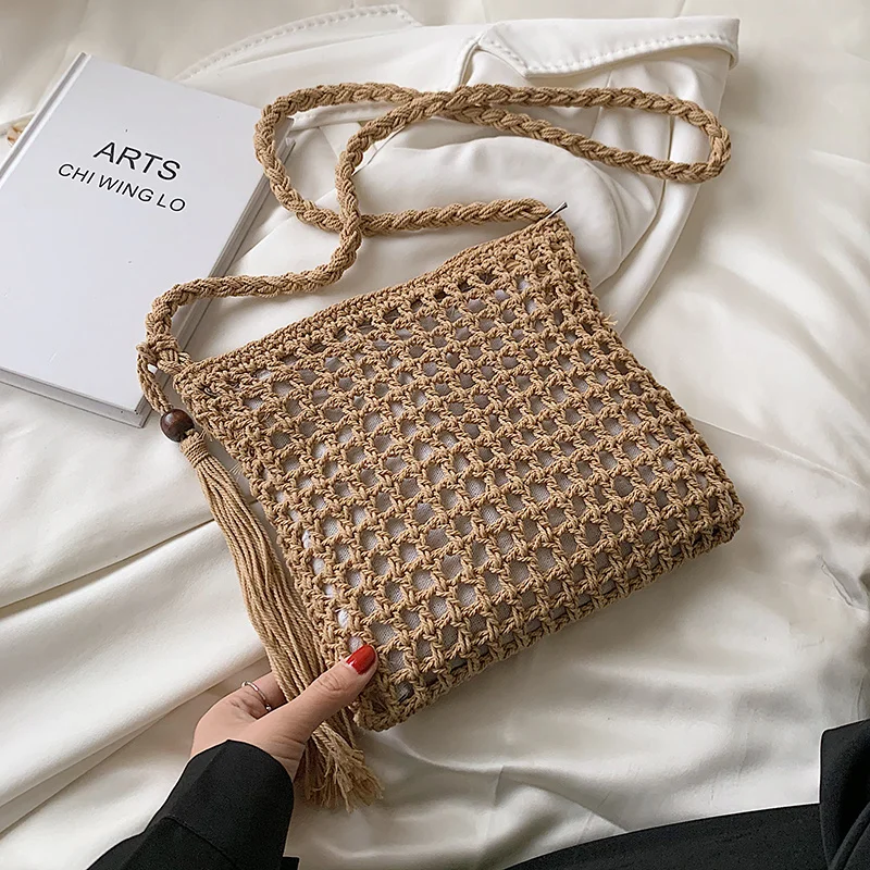 Retro Hollow Woven Woolen Crossbody Bag for Women 2021 Summer Fashion Tassel Beach Shoulder Handbags and Purses
Retro Hollow Woven Woolen Crossbody Bag for Women 2021 Summer Fashion Tassel Beach Shoulder Handbags and Purses