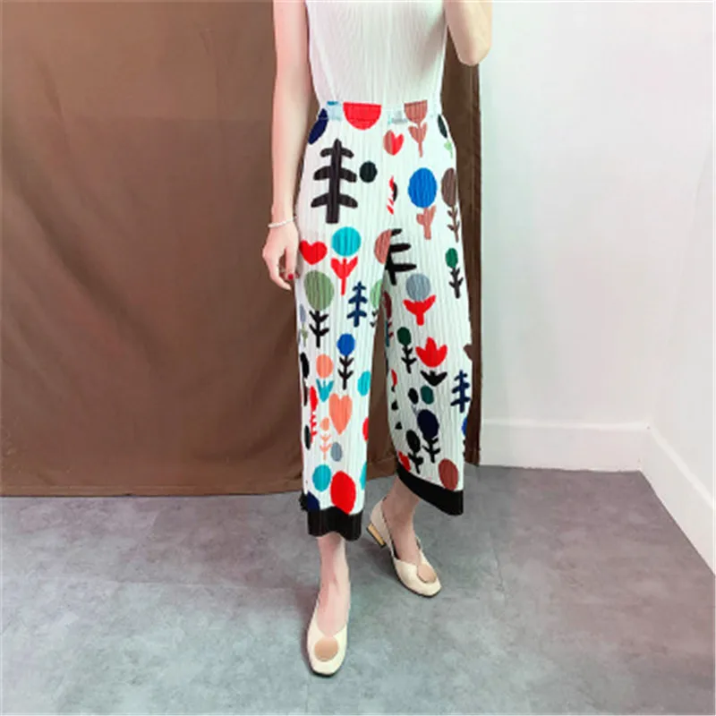 Miyake Yishang folds women's small tree print cropped casual straight pants summer new loose large size shorts pleated women
Miyake Yishang folds women's small tree print cropped casual straight pants summer new loose large size shorts pleated women
