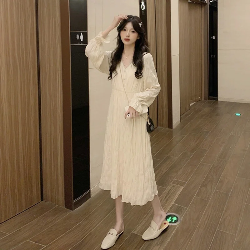 One Piece Dress V-Neck Long Sleeve Dress Women's Autumn 2021 New French Design Sense Of Waist Closing Temperament Long Skirt 
One Piece Dress V-Neck Long Sleeve Dress Women's Autumn 2021 New French Design Sense Of Waist Closing Temperament Long Skirt