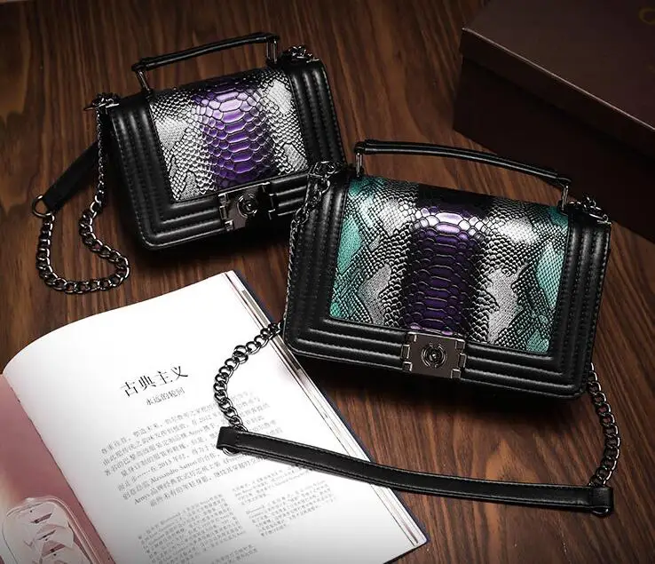 Snakeskin Purses Handbags Luxury Designer for Women 2021 New Shoulder Bag Brand Crossbody Bag with Chain Mini Messenger Bags 
Snakeskin Purses Handbags Luxury Designer for Women 2021 New Shoulder Bag Brand Crossbody Bag with Chain Mini Messenger Bags
