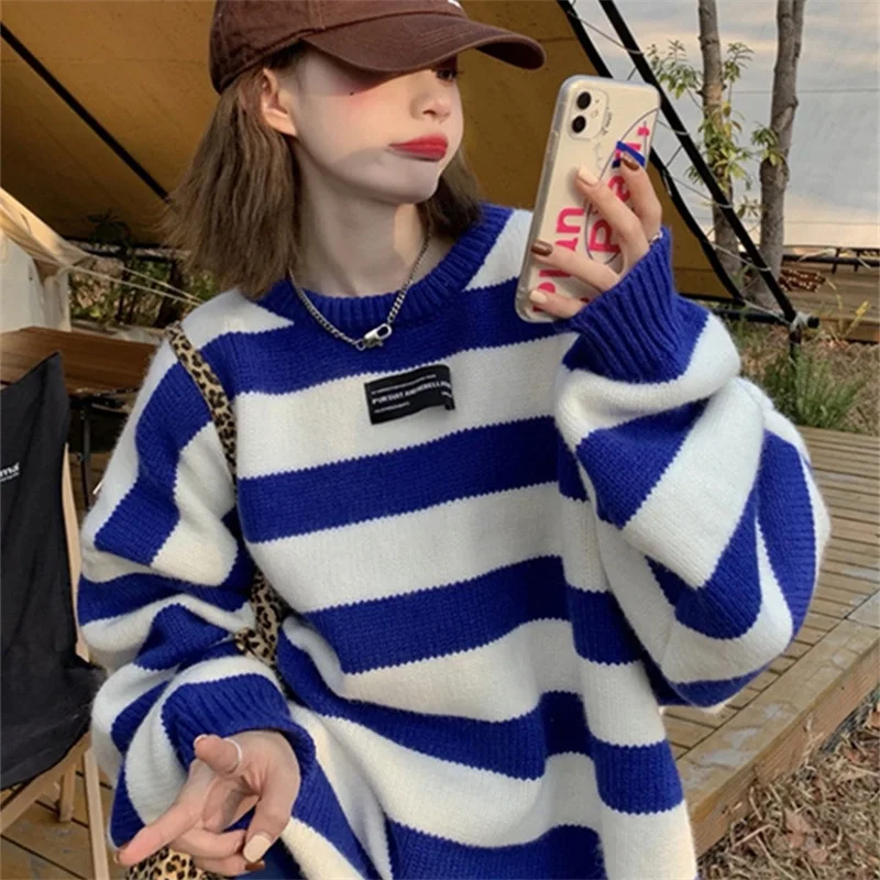 Loose sweater new blue striped sweater blouse casual autumn and winter pink yellow black stripes loose retro Japanese lazy coat
Loose sweater new blue striped sweater blouse casual autumn and winter pink yellow black stripes loose retro Japanese lazy coat