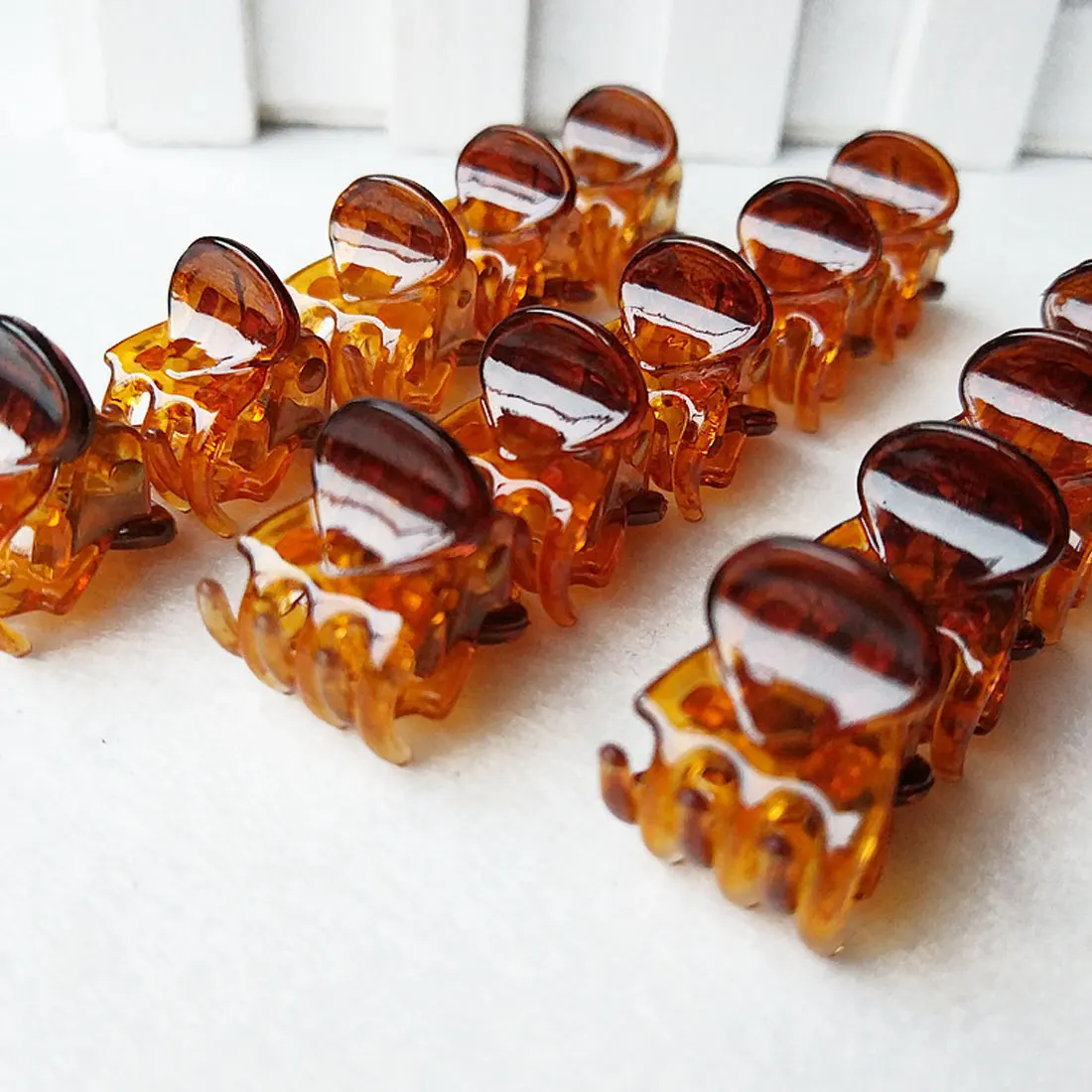 Hot Clip Mini Plastic Claw Hair Clip Cute Hair Clips Plastic Black Hairpin Clamp for Ladies Headwear Hair Versatile style 12pcs
Hot Clip Mini Plastic Claw Hair Clip Cute Hair Clips Plastic Black Hairpin Clamp for Ladies Headwear Hair Versatile style 12pcs