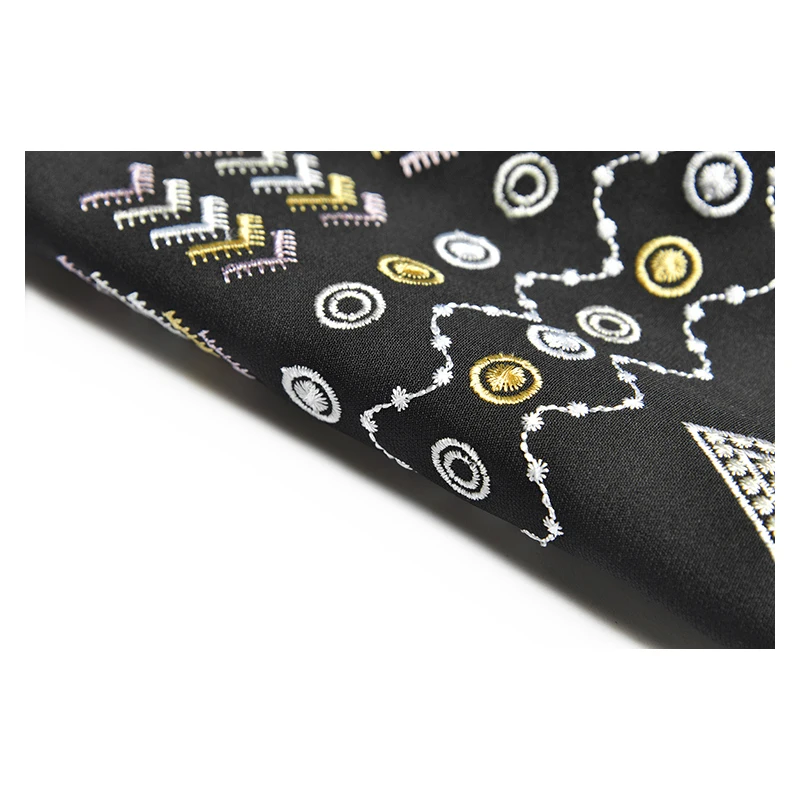 women new design outwear thick embroidery women black tops with belt long women winter coats 
women new design outwear thick embroidery women black tops with belt long women winter coats