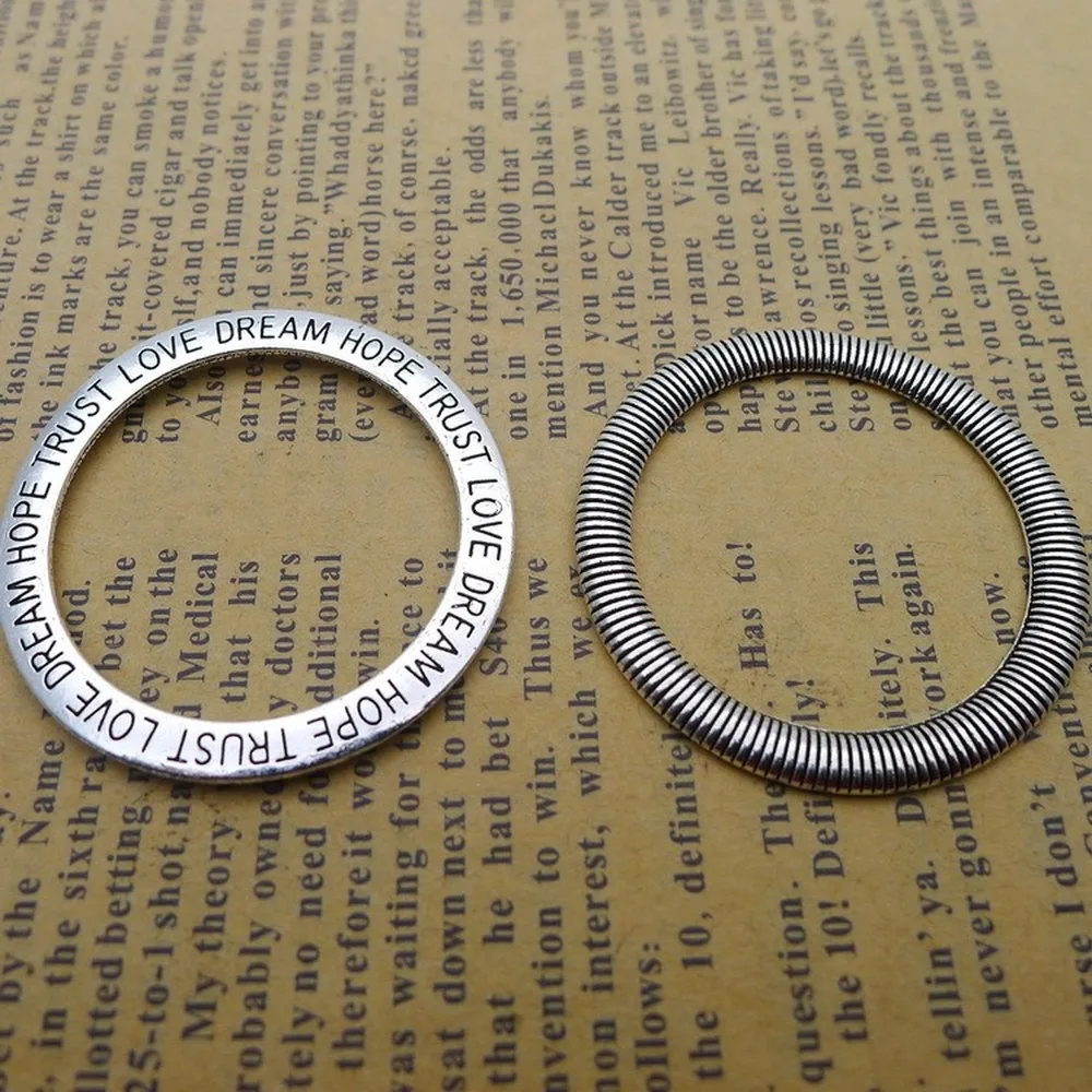 80 шт кольцо амулеты 36 мм x 36 мм DIY ювелирных изделий Кулон Античный серебряный цвет 
80 шт кольцо амулеты 36 мм x 36 мм DIY ювелирных изделий Кулон Античный серебряный цвет