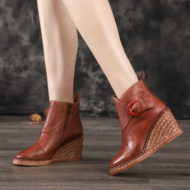 Женские ботинки на танкетке VALLU, Осень-зима 2019
Женские ботинки на танкетке VALLU, Осень-зима 2019