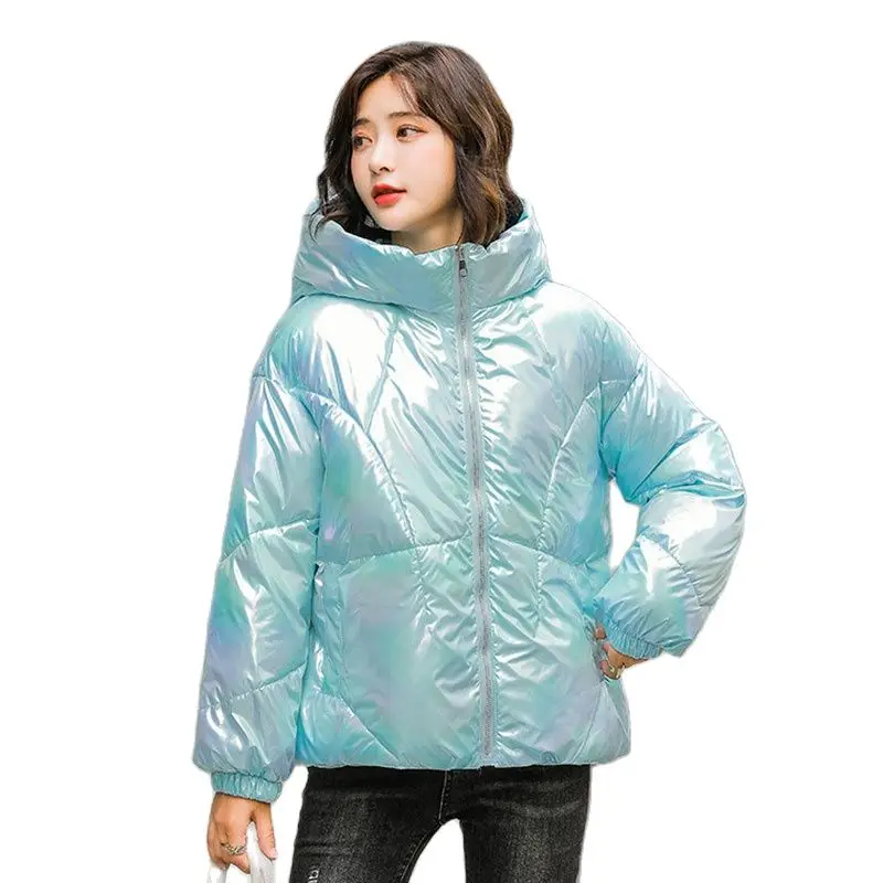 Short Winter Women's Jacket Korean Shiny Hooded Plus Size Cotton Quilted Coat Women 2021 Puffer Jacket Casual Warm Loose Parkas
Short Winter Women's Jacket Korean Shiny Hooded Plus Size Cotton Quilted Coat Women 2021 Puffer Jacket Casual Warm Loose Parkas