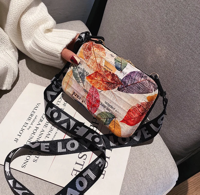 Новинка 2021, индивидуальный клатч на плечо, миниатюрная квадратная сумка-бокс, милые сумки через плечо из мультфильма, женская сумка
Новинка 2021, индивидуальный клатч на плечо, миниатюрная квадратная сумка-бокс, милые сумки через плечо из мультфильма, женская сумка