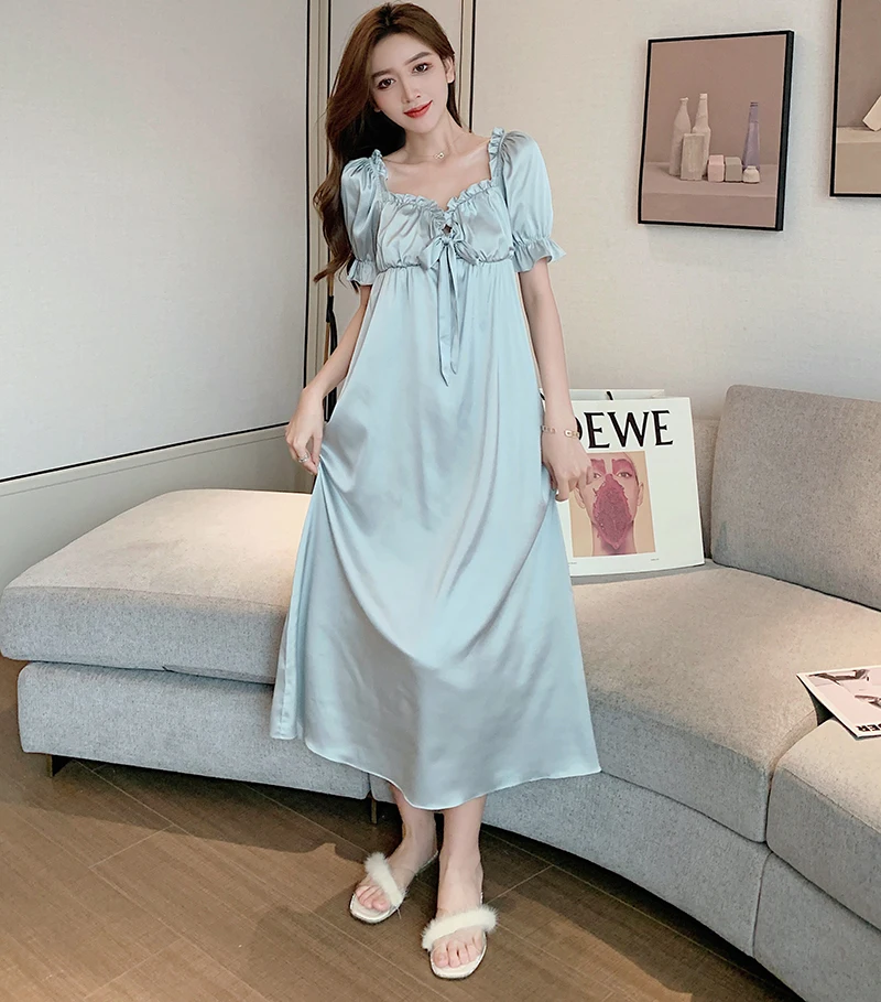 Simple Silk Nightdress Women Satin Sweet Court Princess Style Puff Sleeve Nightgown Thin Sexy V-neck Ruffle Bow Homewear Summer
Simple Silk Nightdress Women Satin Sweet Court Princess Style Puff Sleeve Nightgown Thin Sexy V-neck Ruffle Bow Homewear Summer