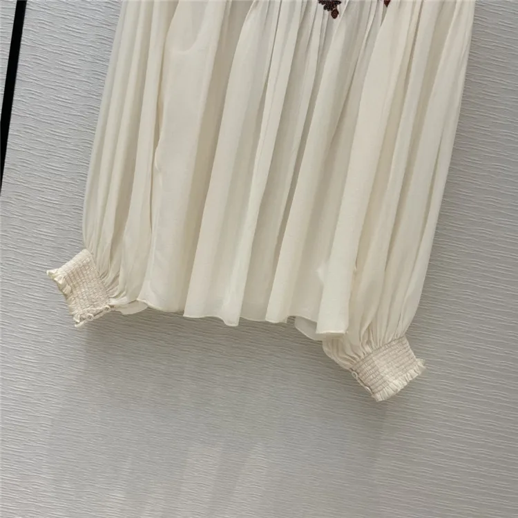 Luxury Brand 100% Silk Blouse for Women 2021 Spring Summer Long Sleeve O-neck Pleated Shirts Top Floral Embroidery Loose Blouses
Luxury Brand 100% Silk Blouse for Women 2021 Spring Summer Long Sleeve O-neck Pleated Shirts Top Floral Embroidery Loose Blouses