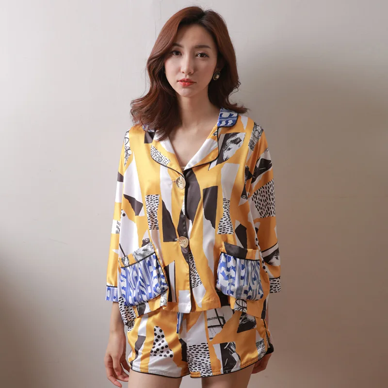 Yellow Fashion Geometry Pattern Pajamas Turn-down Collar Pijamas Women Shorts Sexy Nightwear Summer Night Gowns Loose Two-Piece
Yellow Fashion Geometry Pattern Pajamas Turn-down Collar Pijamas Women Shorts Sexy Nightwear Summer Night Gowns Loose Two-Piece
