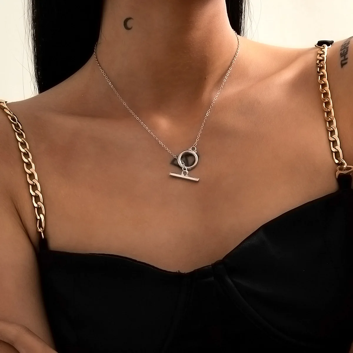 Trendy Jewelry Chain Necklace Simply Design Popular Style Metal Alloy Round Bar Pendant Necklace For Girl Women Party Gifts
Trendy Jewelry Chain Necklace Simply Design Popular Style Metal Alloy Round Bar Pendant Necklace For Girl Women Party Gifts