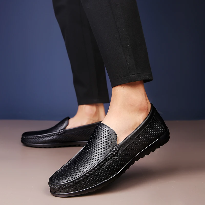 Men's Genuine Leather Loafers Summer Fashion Punching Breathable Classic Slip-On Shoes Soft Comfortable Casual Flats Shoes
Men's Genuine Leather Loafers Summer Fashion Punching Breathable Classic Slip-On Shoes Soft Comfortable Casual Flats Shoes