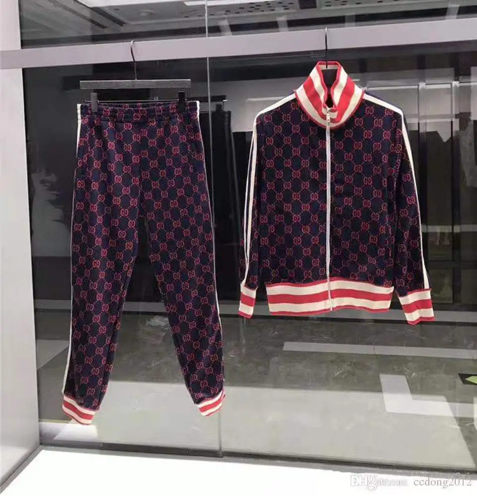 Brand new 2 piece sportswear printed men's hooded sweatshirt + pants zipper hoodie sportswear suit casual sports men's clothing
Brand new 2 piece sportswear printed men's hooded sweatshirt + pants zipper hoodie sportswear suit casual sports men's clothing