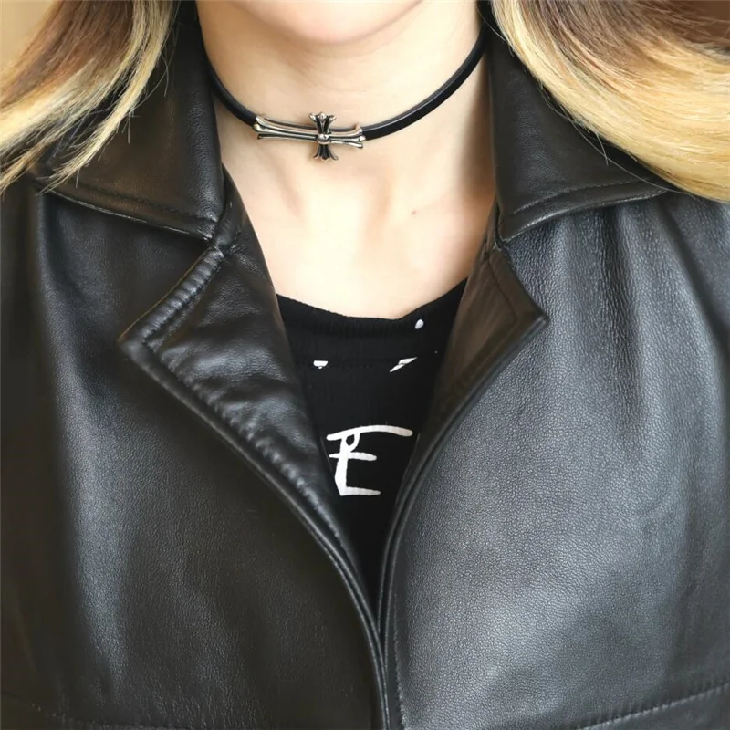 Ladies shipping.fashion YR!Free genuine waistcoat.sleek ,chic ,trendy ,sheepskin leather vest
Ladies shipping.fashion YR!Free genuine waistcoat.sleek ,chic ,trendy ,sheepskin leather vest