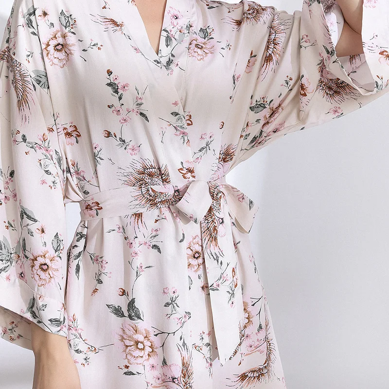 Silk Kimono Robe Women Bathrobe Wedding Bridesmaid Robe Ladies Floral Prints Night Robes Homewear Satin Summer Sleepwear XA103F
Silk Kimono Robe Women Bathrobe Wedding Bridesmaid Robe Ladies Floral Prints Night Robes Homewear Satin Summer Sleepwear XA103F