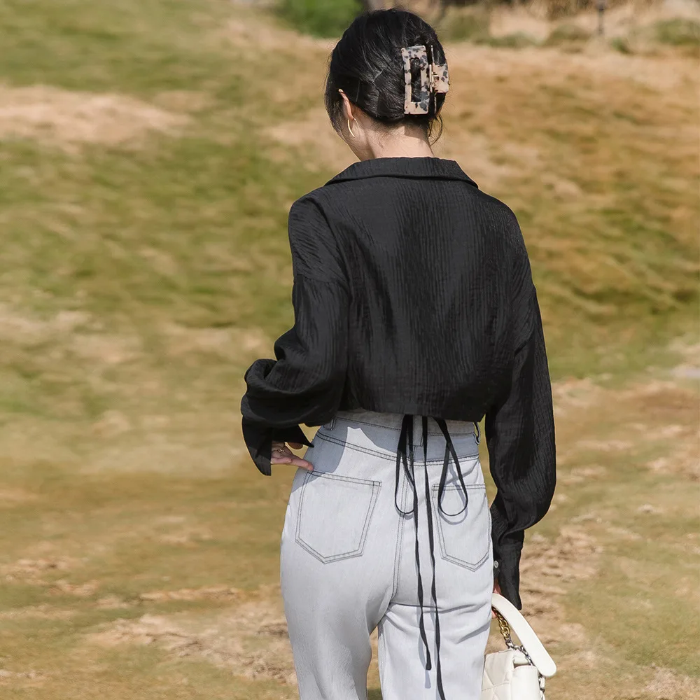 Women's clothing 2021 spring and summer new fashion simple white short cardigan shirt hem tie long-sleeved sunscreen top
Women's clothing 2021 spring and summer new fashion simple white short cardigan shirt hem tie long-sleeved sunscreen top