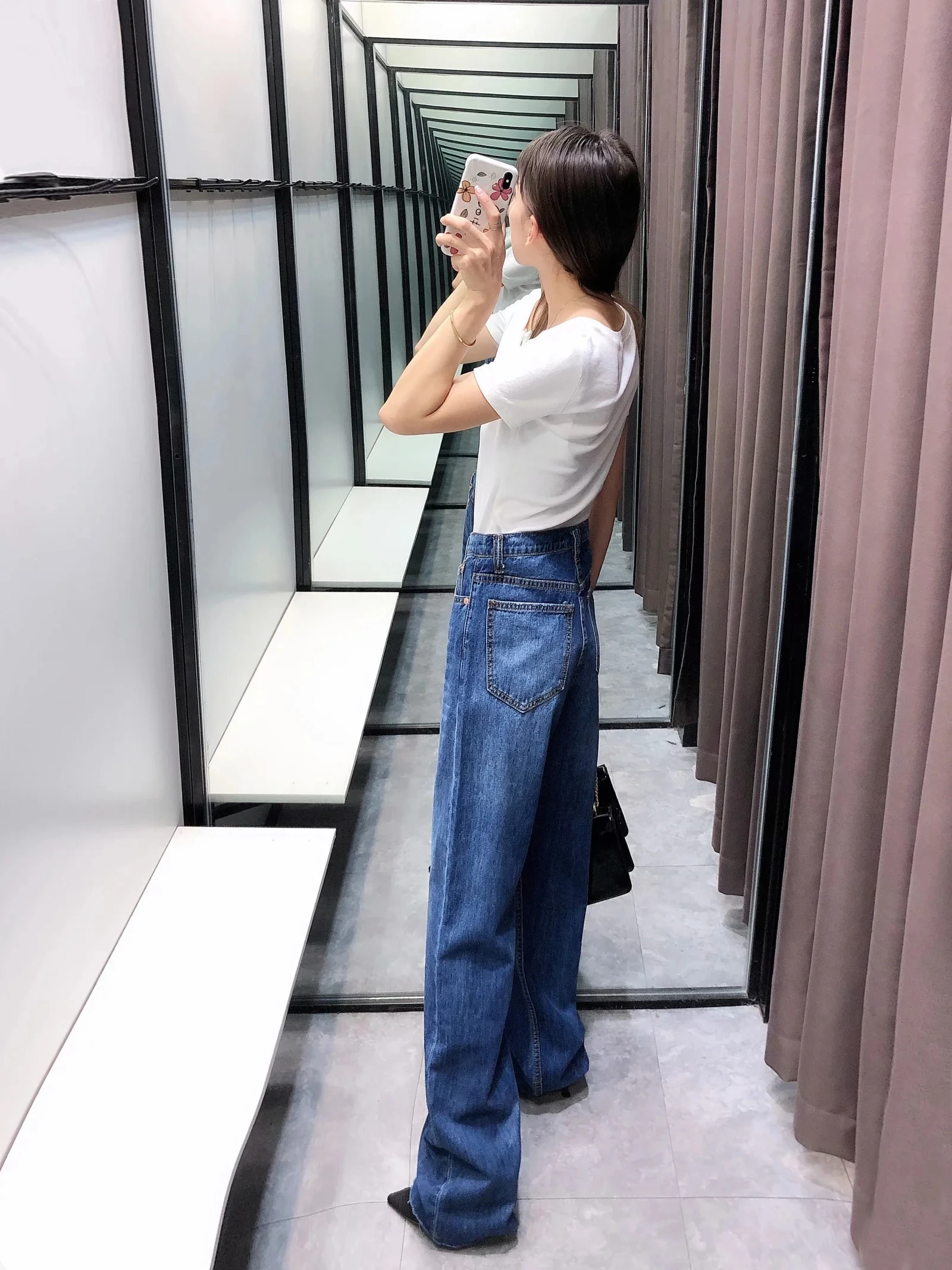 Withered jeans woman england style high street washed retro high waist jeans ripped jeans for women boyfriend jeans for women
Withered jeans woman england style high street washed retro high waist jeans ripped jeans for women boyfriend jeans for women