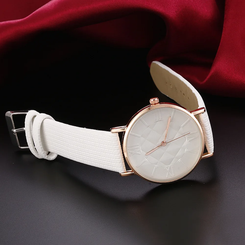 New Women's Trend Watch Fashion Retro Roman Scale Grid Dial Quartz Watch Women's Leather Belt Wrist Watch designer watch
New Women's Trend Watch Fashion Retro Roman Scale Grid Dial Quartz Watch Women's Leather Belt Wrist Watch designer watch