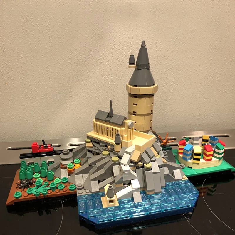 Magic School Castle With Quiditches Pitch Sports Architecture MOC Building Blocks Diy Assembly Bricks Educational Children Toys
Magic School Castle With Quiditches Pitch Sports Architecture MOC Building Blocks Diy Assembly Bricks Educational Children Toys
