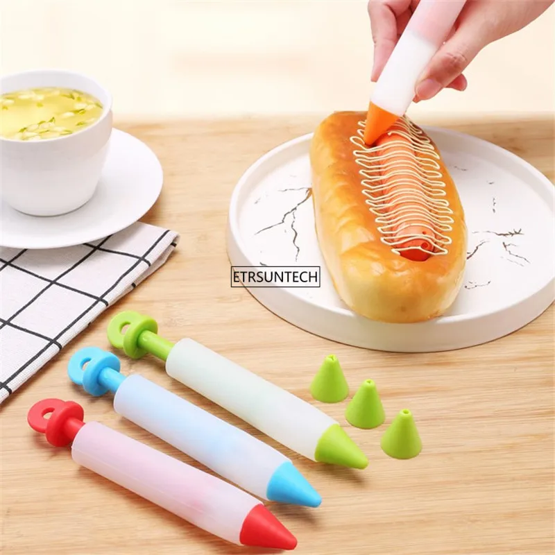 100pcs Plastic Pastry Bag Tips Kitchen DIY Piping Cream Pen Reusable Pastry Bags Set Cake Decorating Tools
100pcs Plastic Pastry Bag Tips Kitchen DIY Piping Cream Pen Reusable Pastry Bags Set Cake Decorating Tools