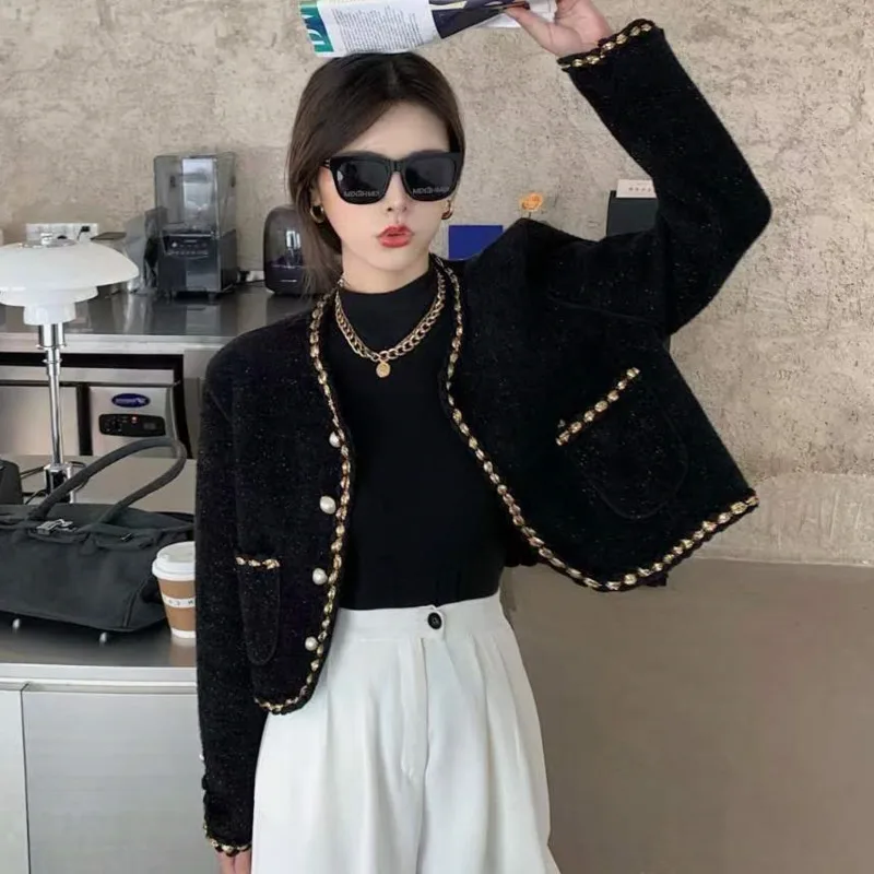 2021 Autumn Winter New Bright Silk Edging Elegant Vintage Pearl Button Knitted Long Sleeve Top Loose Cardigan Sueters De Mujer
2021 Autumn Winter New Bright Silk Edging Elegant Vintage Pearl Button Knitted Long Sleeve Top Loose Cardigan Sueters De Mujer