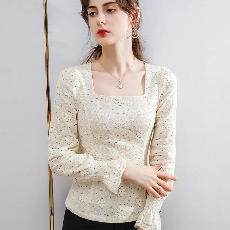 Lace base shirt women's 202 autumn and winter new built in long sleeve blouse French retro square neck bubble sleeve top
Lace base shirt women's 202 autumn and winter new built in long sleeve blouse French retro square neck bubble sleeve top