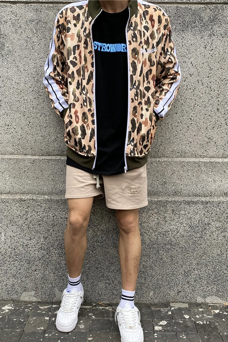 Palm Angels Leopard Camouflage Coconut Tree Men's and Women's Zipper Stripes High Street Leisure
Palm Angels Leopard Camouflage Coconut Tree Men's and Women's Zipper Stripes High Street Leisure