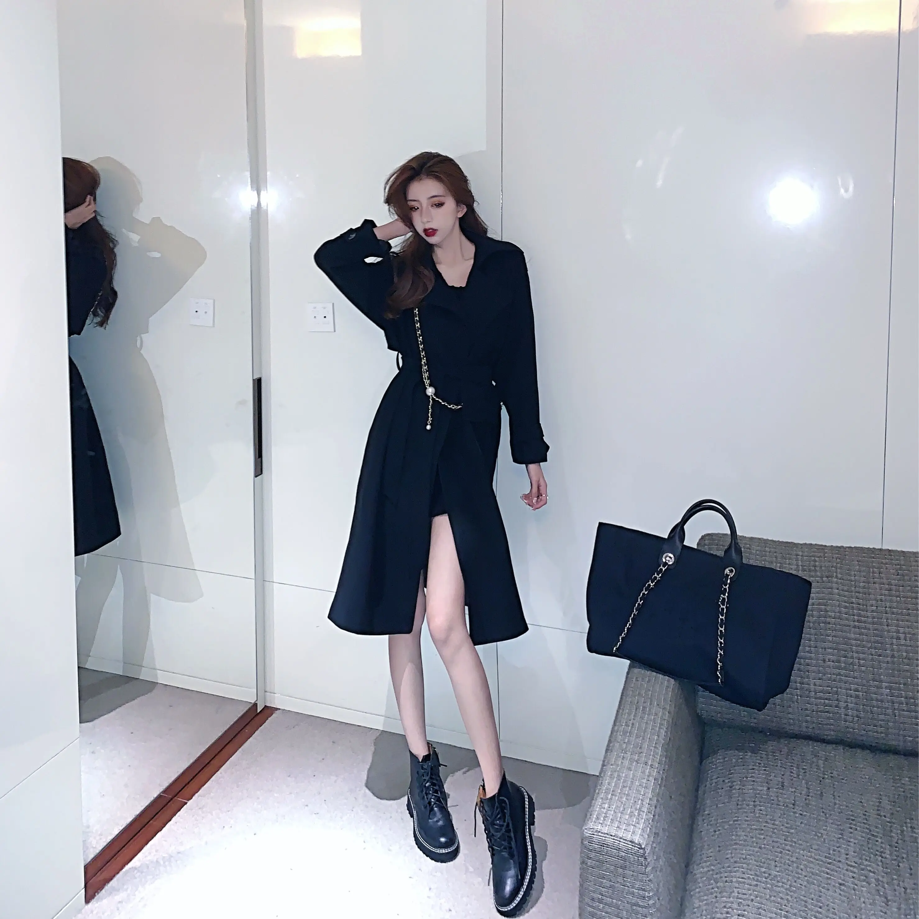 South Korea British style long windbreaker new loose casual long-sleeved tie coat coat women
South Korea British style long windbreaker new loose casual long-sleeved tie coat coat women