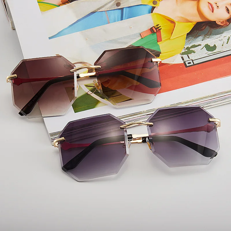 2020 Vintage Fashion Rimless Sunglasses Women Luxury Brand Design Shades Sexy Diamond Square Sunglasses for Female Oculos De Sol
2020 Vintage Fashion Rimless Sunglasses Women Luxury Brand Design Shades Sexy Diamond Square Sunglasses for Female Oculos De Sol