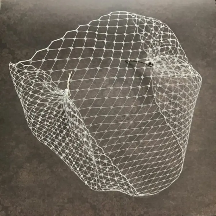 White Birdcage face veil Simple Short Tulle One Layer mariage Wedding Veils Bridal with bow Wedding party Accessories
White Birdcage face veil Simple Short Tulle One Layer mariage Wedding Veils Bridal with bow Wedding party Accessories