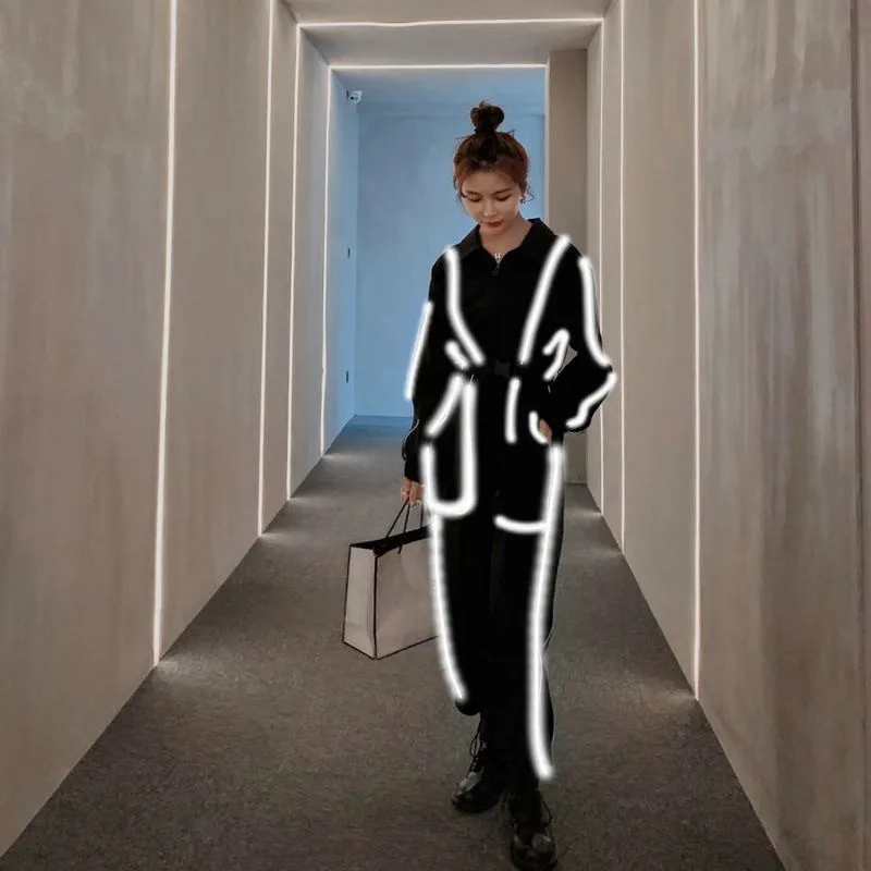 New Autumn Safari Style Women Jumpsuit Special Reflective Strip Sticthing Color Big Size Overalls Fashion With Belt Harem Romper
New Autumn Safari Style Women Jumpsuit Special Reflective Strip Sticthing Color Big Size Overalls Fashion With Belt Harem Romper