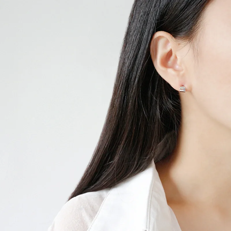 AsinLove Real 925 Sterling Silver Minimalist Small Haft Round Curve Stud Earrings Simple Chic Design Women Earrings Fine Jewelry
AsinLove Real 925 Sterling Silver Minimalist Small Haft Round Curve Stud Earrings Simple Chic Design Women Earrings Fine Jewelry